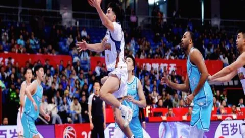 辽宁男篮逆袭山东，锁定前四席位优势明显！